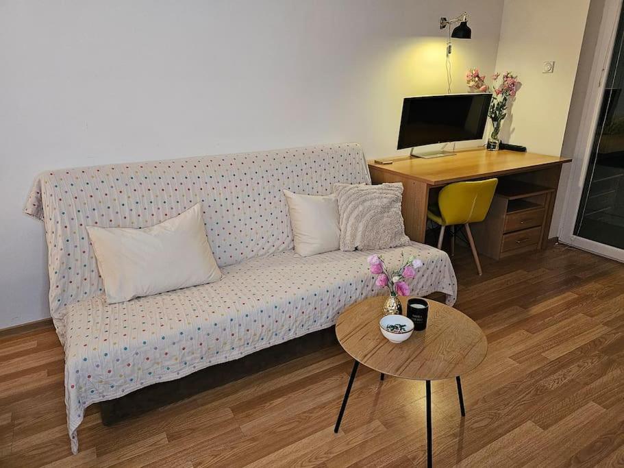 Grandpa Vojin'S Cozy Corner Apartamento Subotica Exterior foto