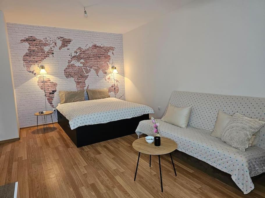 Grandpa Vojin'S Cozy Corner Apartamento Subotica Exterior foto
